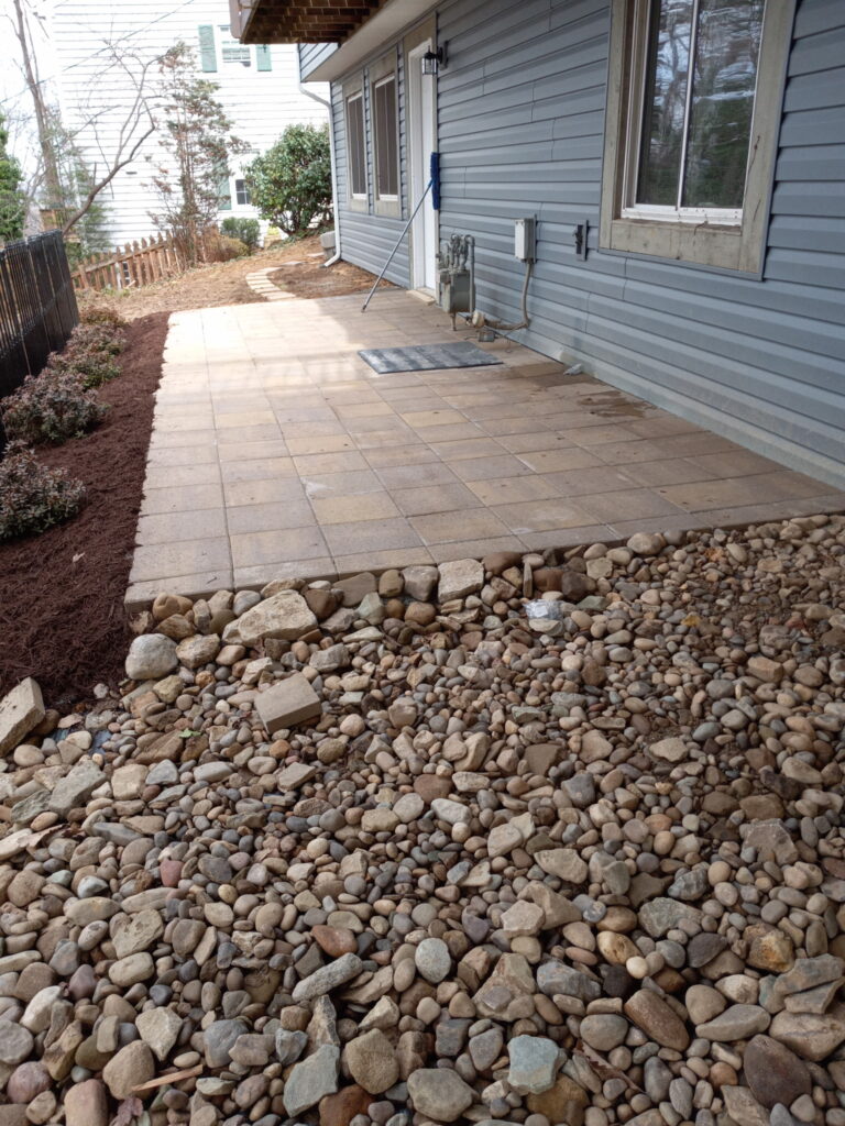 Custom flagstone walkway and garden path design in Salem Virginia.
